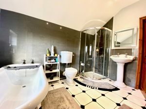Bathroom/WC- click for photo gallery